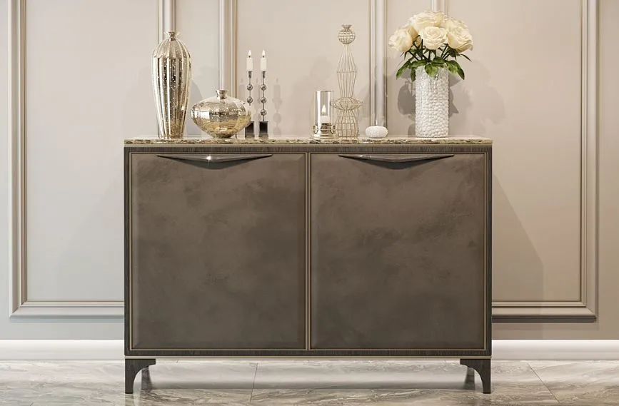 Оформление комода KMD-019 с ручкой Prestige HL-001 и ножками MN-210 в интерьере.