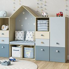 Children&rsquo;s wooden handle in the shape of a car for furniture