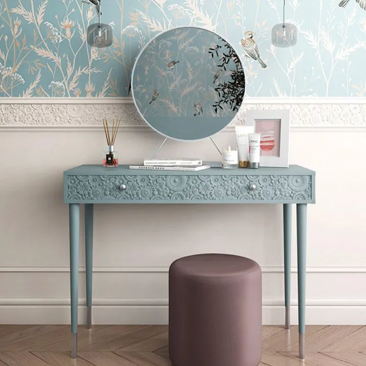 Carved wooden molding K-102 for facades