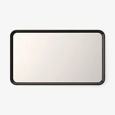 Close-up of the mirror surface, demonstrating the high quality of oak processing