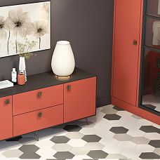 Square wooden handle side view