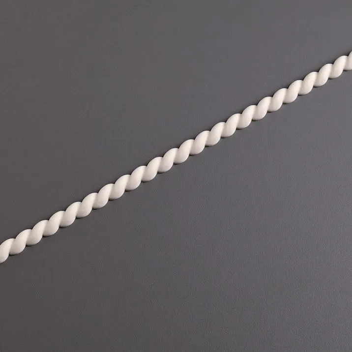 Carved polyurethane KPU-125 molding, a narrow trim for neat zoning of walls and furniture, easy to install, resistant to moisture and temperature fluctuations, ready for painting in any color