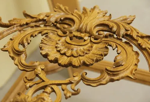 Уникальный деревянный декор для дверей и мебели