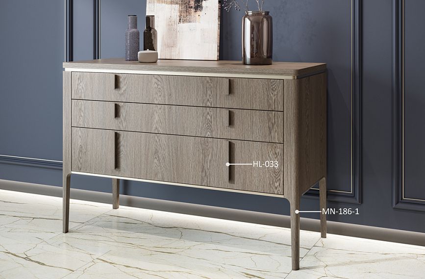 Пример декорирования комода KMD-016 с ручкой Tetras HL-033 и ножками MN-186-1 в интерьере прихожей комнаты.