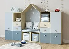 Bright and fun handle for children's furniture made of natural wood