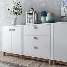 Button handles for drawers made of beech and oak