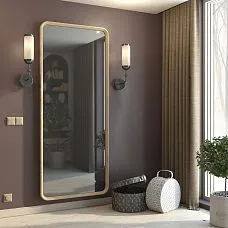 Interior with the Aurora 008-007 mirror in a wooden frame