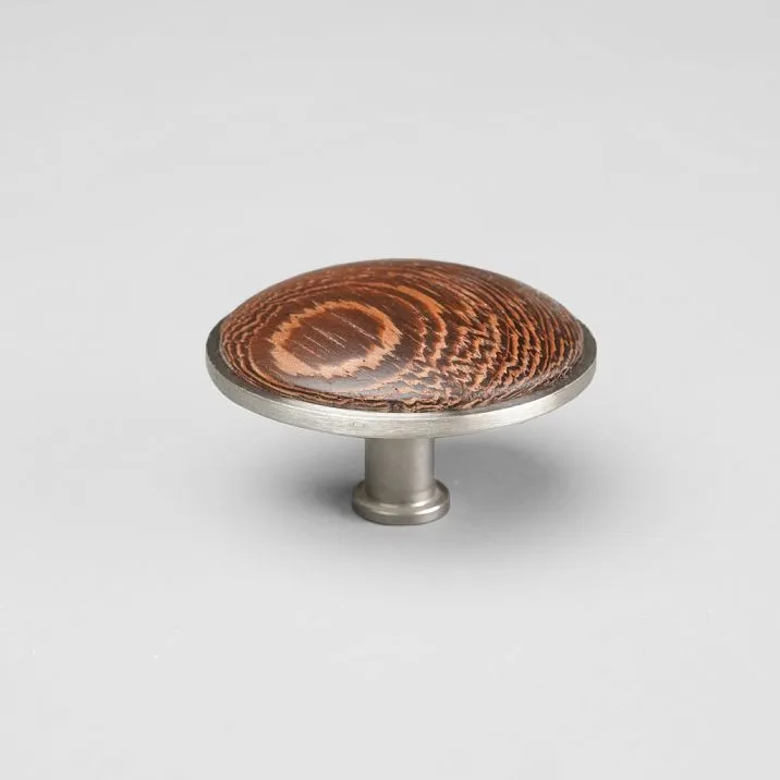 Construction of the Ton HL-058-2M handle with wooden inserts, metal base, and fasteners