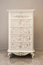 Curved legs for a bed