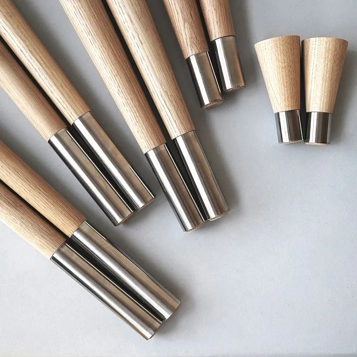 Точеная мебельная ножка с декором из нержавеющей стали MN-148