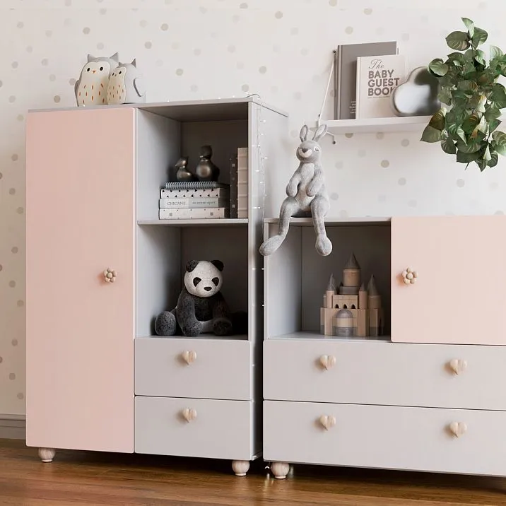 Children's furniture handle made of natural wood with core