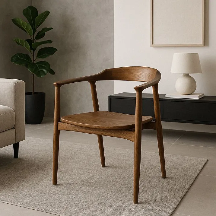 Interior photo featuring chair Hans 004-002