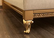 Wooden legs for a curved bed