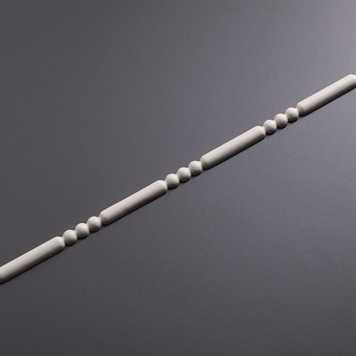 Carved polyurethane molding KPU-034, decorative trim with twisted patterns for elegant wall and furniture decoration, lightweight, moisture-resistant, paintable, creates a sense of luxury in the interior