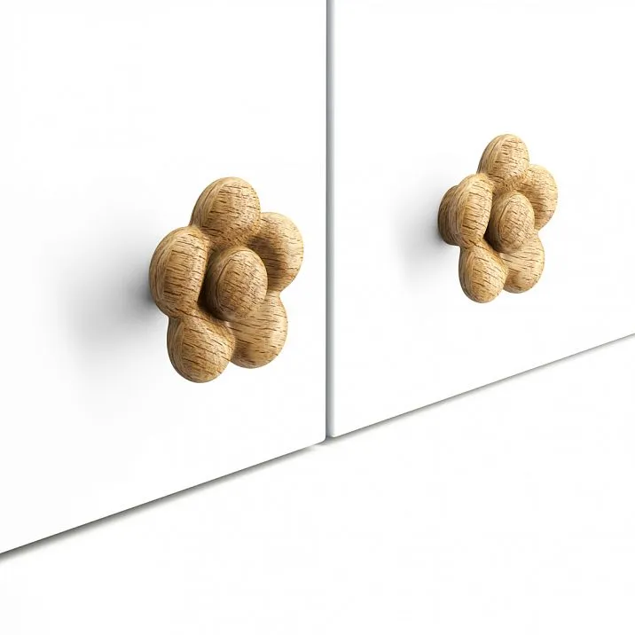Wooden handle for children's room with five petals