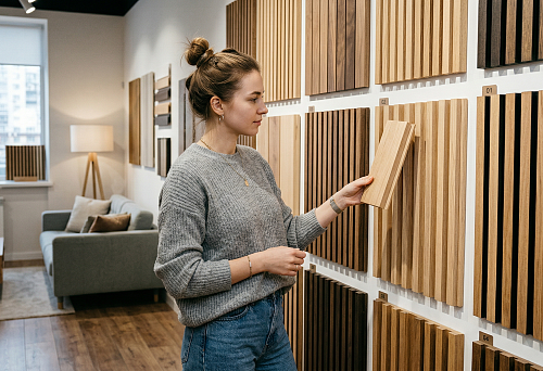 Wooden wall decorative batten in showroom with wall finishing batten samples