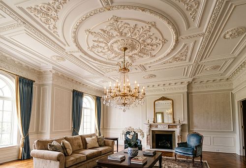 Which ceiling decor set to choose