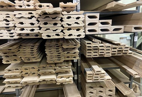 Wooden corners and trim elements from solid wood with various profiles