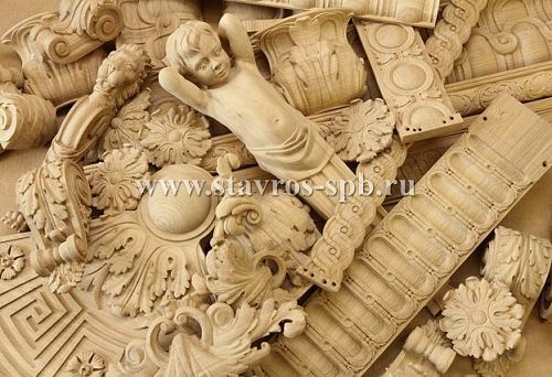 Carved wooden door casings in Podolsk