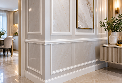 Polyurethane foam, polystyrene, or polyurethane for PVC wall panels: which moldings and stucco to choose