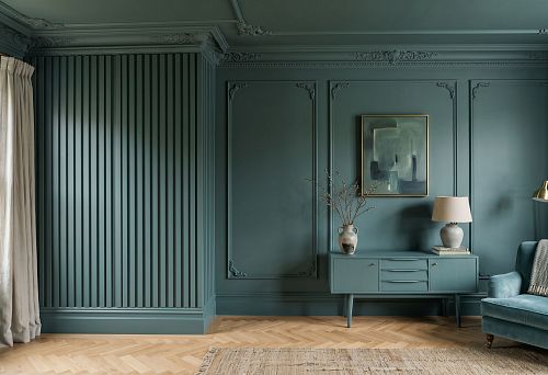 Stucco decor, wooden slats, and baseboard for painting: how to design an interior in a single color