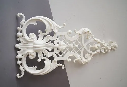 Polyurethane architectural decoration element with botanical and geometric motifs