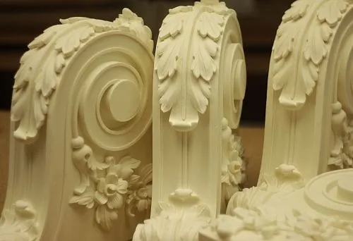 Polyurethane Molding with Three-Dimensional Floral Ornament