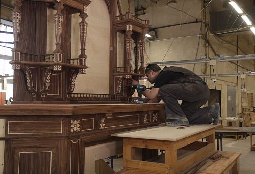 Interior reconstruction: is it needed in the case of restoration