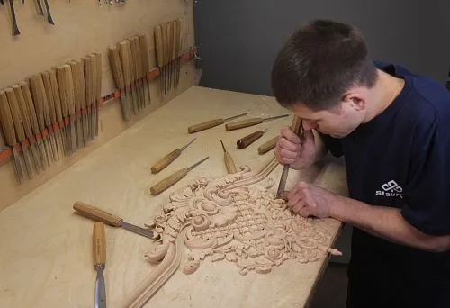 Wood carving &ndash; the process of creating exquisite interior ornaments