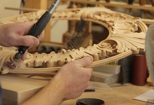 Craftsman Processing Elite Carved Wood Decor &mdash; Exclusive Solutions for Interiors in Moscow