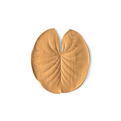 Carved cover plate N-490 в виде листа из натурального дерева.