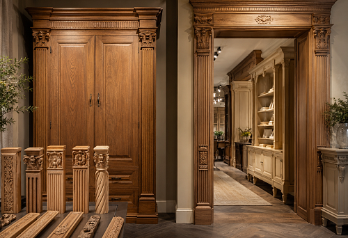 Carved wooden pilasters for vertical furniture decor