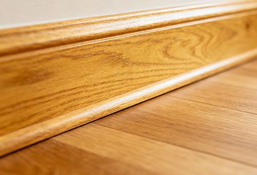 Wooden floor skirting board - price and solid wood design options