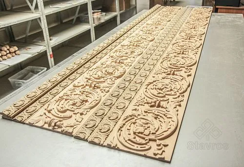 Carved wooden profile with classic ornament