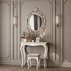 Estelle 008-001 mirror in a wooden frame in the interior