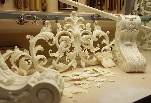 Carved decorative polyurethane molding for interior