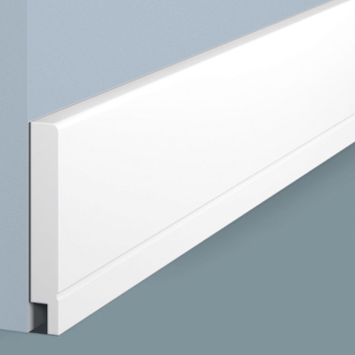 Close-up of the B70 floor skirting board from polystyrene HI WOOD, 70 mm high and 10.5 mm thick