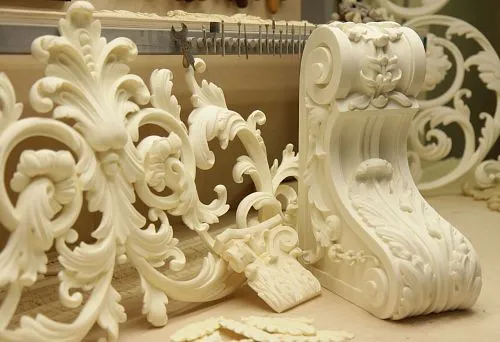 Facade molding with carved architectural ornament