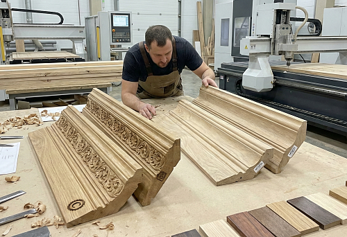 Solid wood skirting board at STAVROS production &mdash; precise geometry, clean milling and quality control