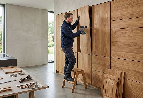 Selection of wooden panels and finish samples: choosing texture, shade, and format for facade solutions