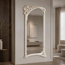 Frame RM-018 for a mirror in an elegant classic interior.