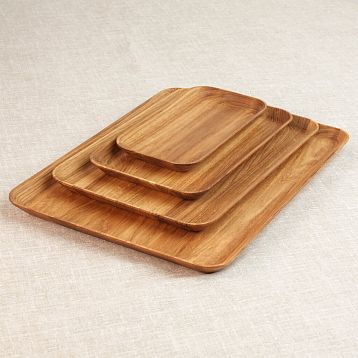 Set of wooden tableware including plate KU-004 and additional items