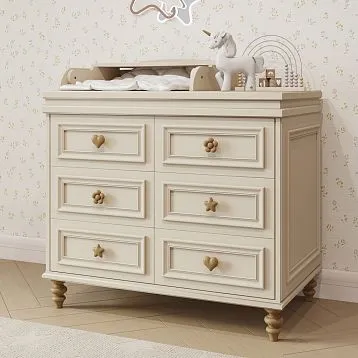 Wooden handle for children&rsquo;s furniture in the shape of a heart with wood texture