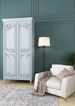 Classic Wooden Curved Leg