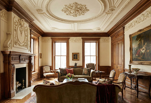 Classic Living Room: Wooden Moldings on Walls and Polyurethane Stucco on Ceiling, Harmony of Textures