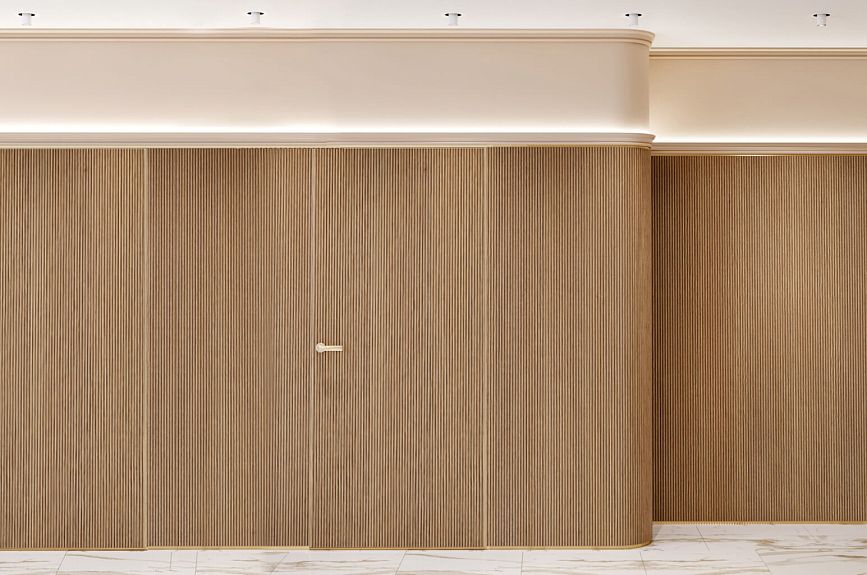 Wall panel with horizontal shadow lines