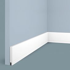Polystyrene floor baseboard B70 HI WOOD, height 70 mm, thickness 10.5 mm, with characteristic decorative horizontal white stripe