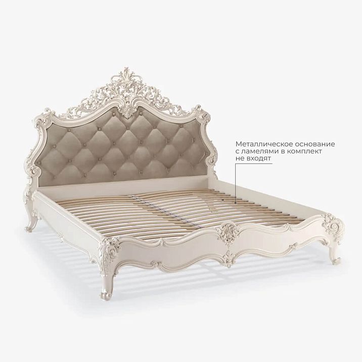 Carved Details on the Versailles 001-001 Bed