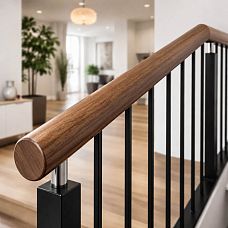 PR-004 round wooden handrail for stairs, comfortable grip and safe ascent in the home