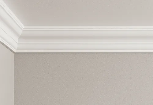 White wooden skirting board in interior &mdash; perfect dimensions and harmonious lines